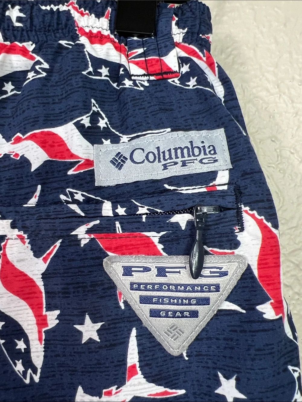 Columbia PFG Patriotic Red White Blue Shark Print Mesh Lined Board Shorts Small